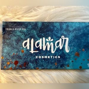 Alamar Cosmetics Colorete Blush Trio Palette.